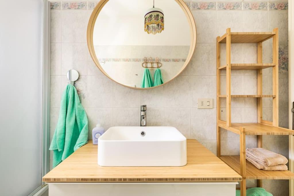 Centrale Vicino Spiagge E Ciclabile + Box-Auto ! Apartment Arma di Taggia Luaran gambar