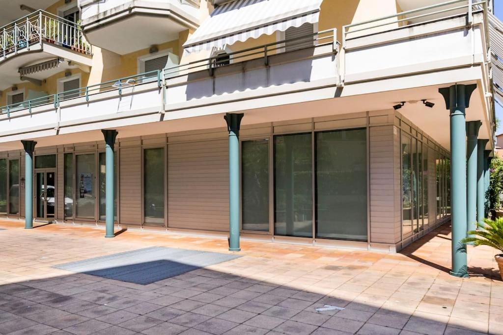 Centrale Vicino Spiagge E Ciclabile + Box-Auto ! Apartment Arma di Taggia Luaran gambar