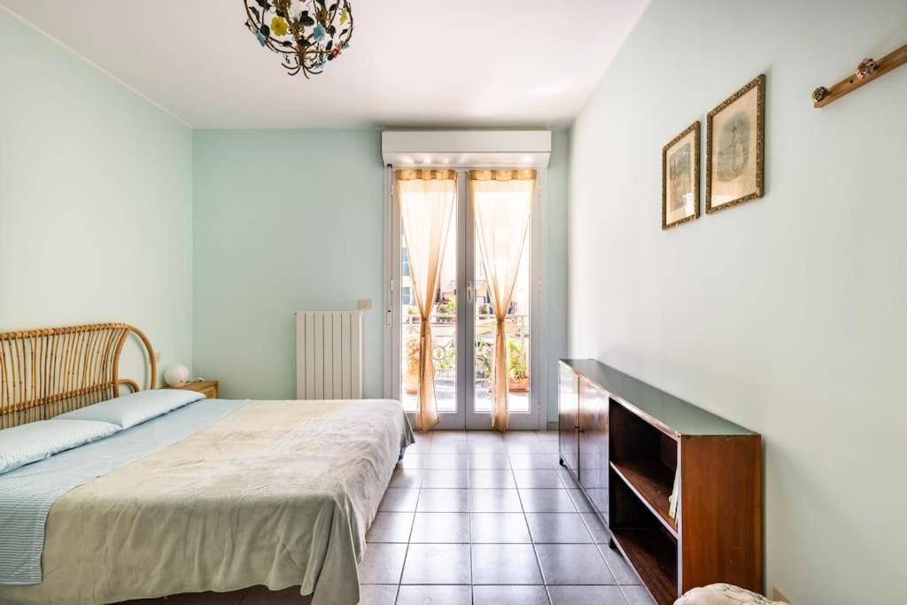 Centrale Vicino Spiagge E Ciclabile + Box-Auto ! Apartment Arma di Taggia Luaran gambar